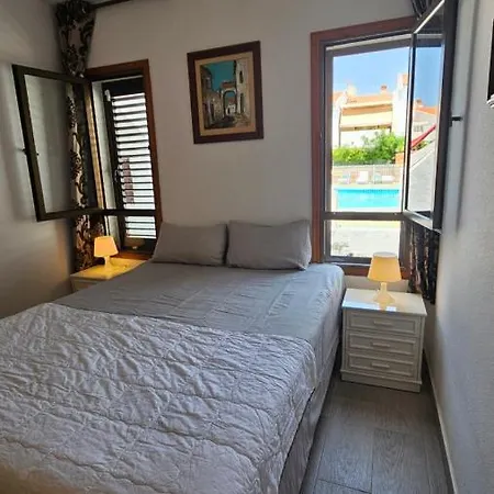 Callao Sun & Pool Апартаменты Кальяо-Сальвахе