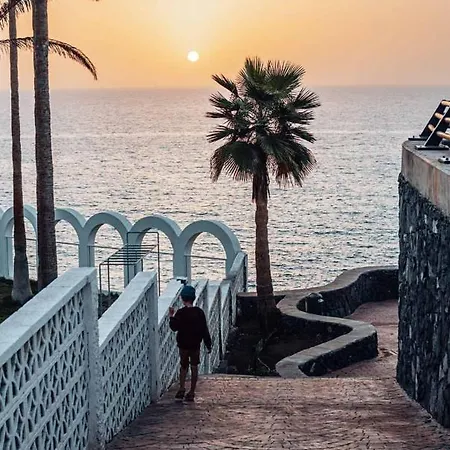 Callao Sun & Pool Apartmán *